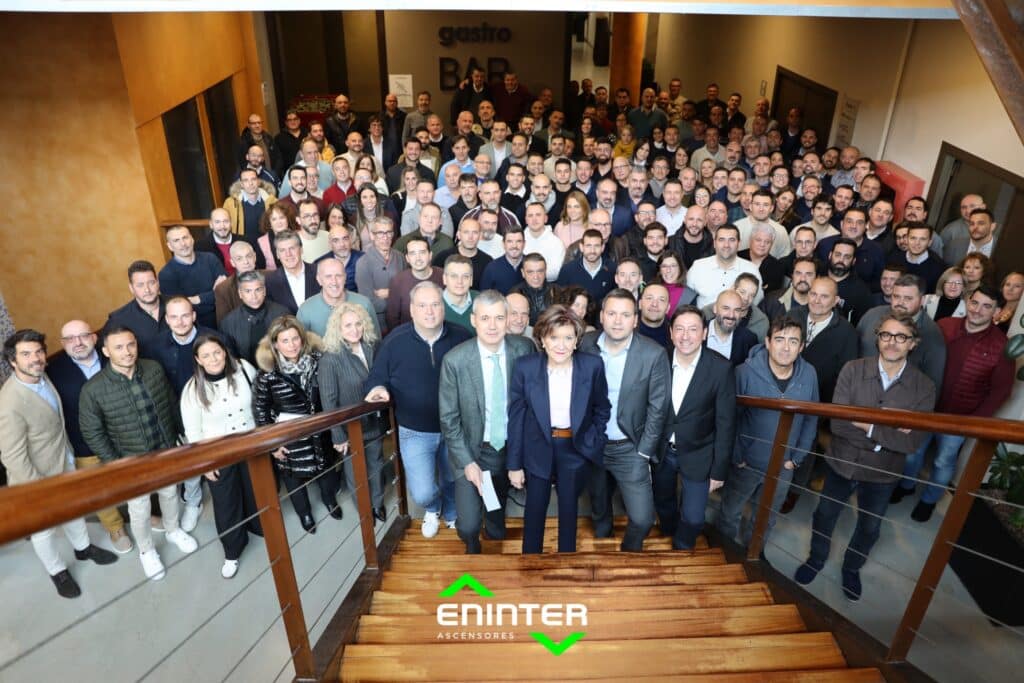 Convención Anual de ENINTER 2025, un evento de tres días que reunió a casi 200 personas de nuestras delegaciones en España, Portugal, Italia y Suiza, donde tuvimos la oportunidad de alinearnos con los objetivos y la visión que guiarán nuestro crecimiento en este nuevo año bajo el lema "Un equipo, una visión."