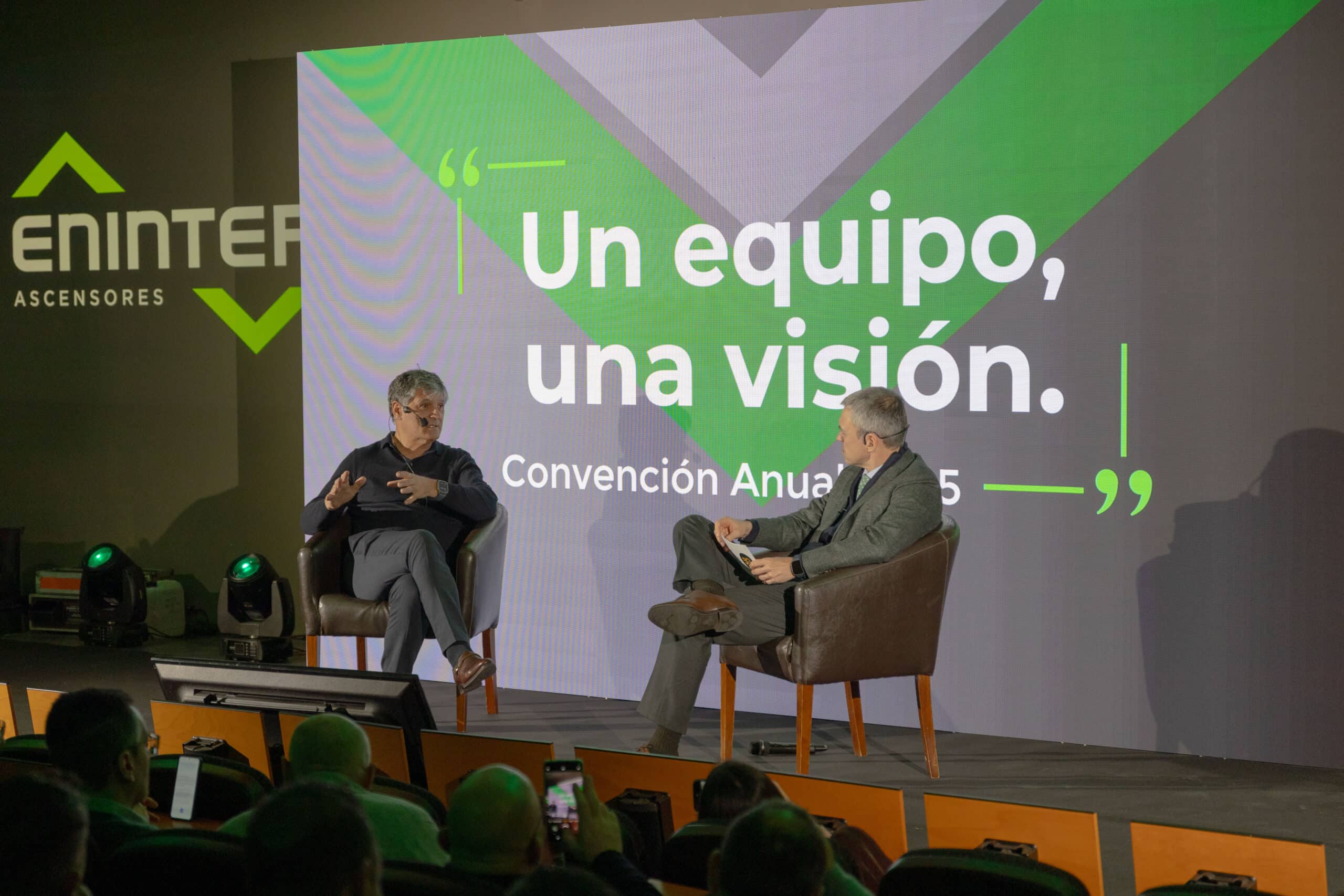 Toni Nadal en el escenario durante su ponencia en la Convención Anual de Eninter 2025