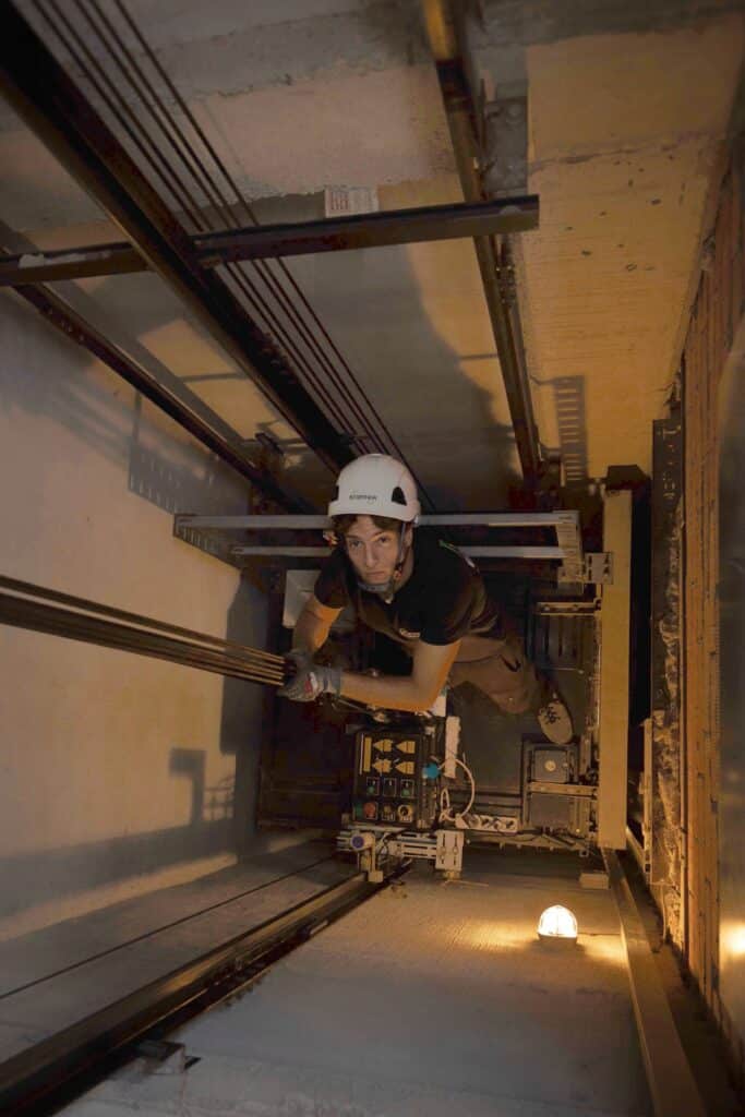 Ascensores para escaleras estrechas