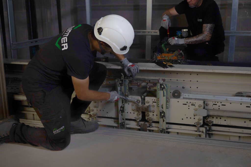 reformas de edificios a los ascensores