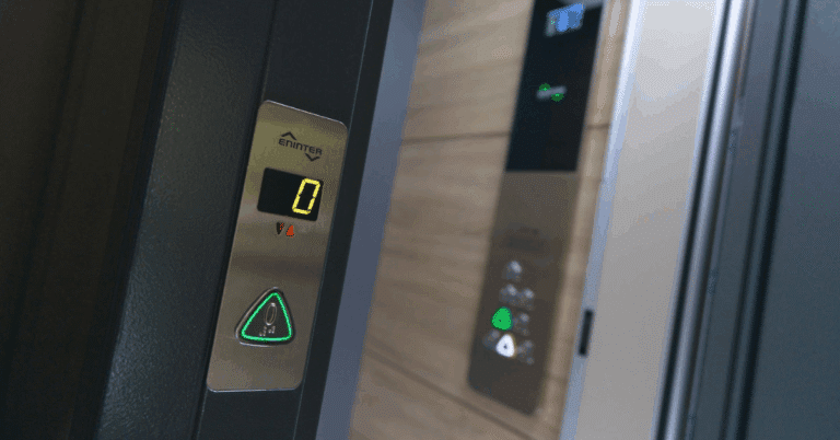 Ascensor en una comunidad